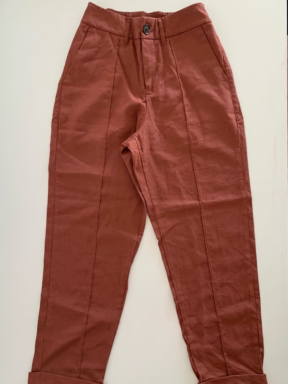 Women’s High Waist Cuffed Cropped Pant in Rust
